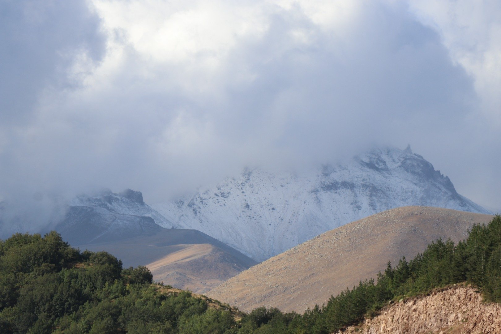 Erciyes Dağı'na mevsimin ilk karı düştü 8