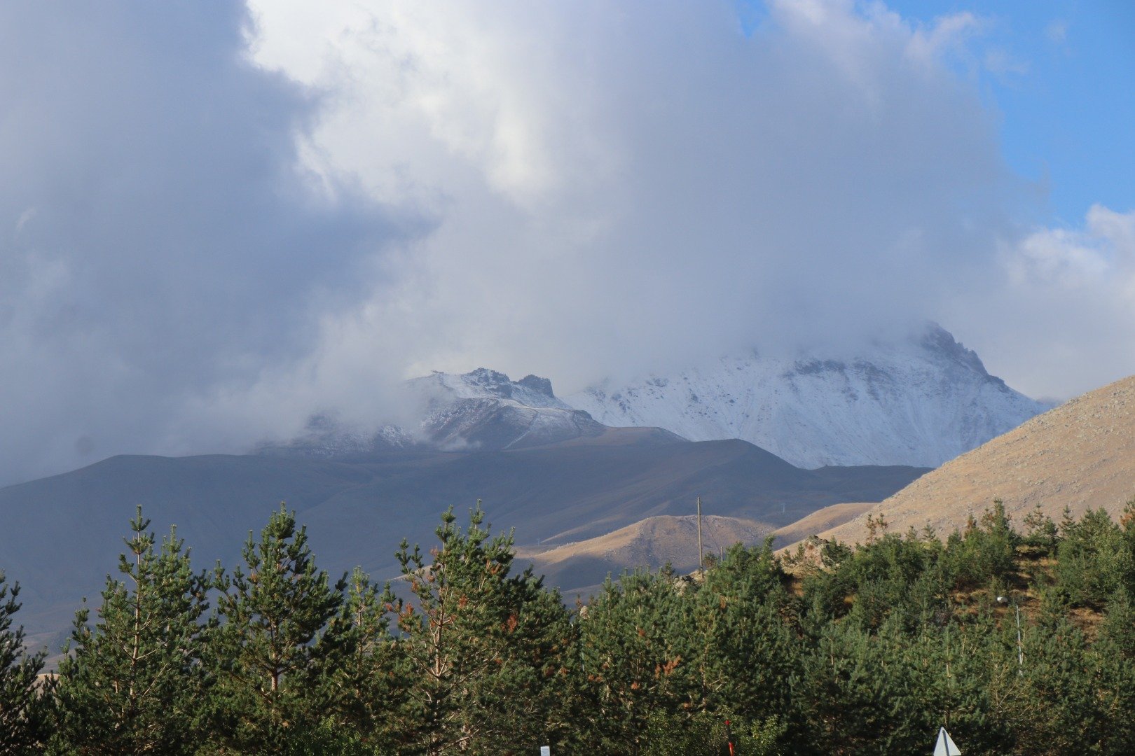 Erciyes Dağı'na mevsimin ilk karı düştü 7