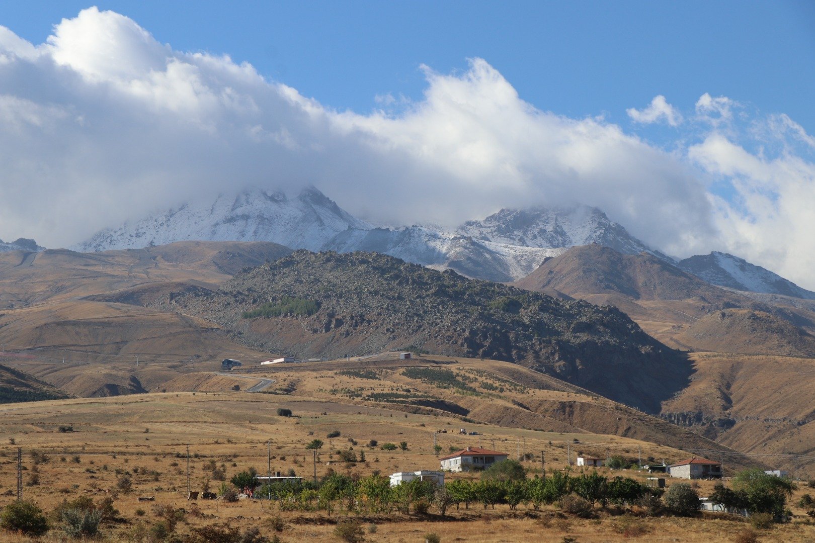 Erciyes Dağı'na mevsimin ilk karı düştü 4