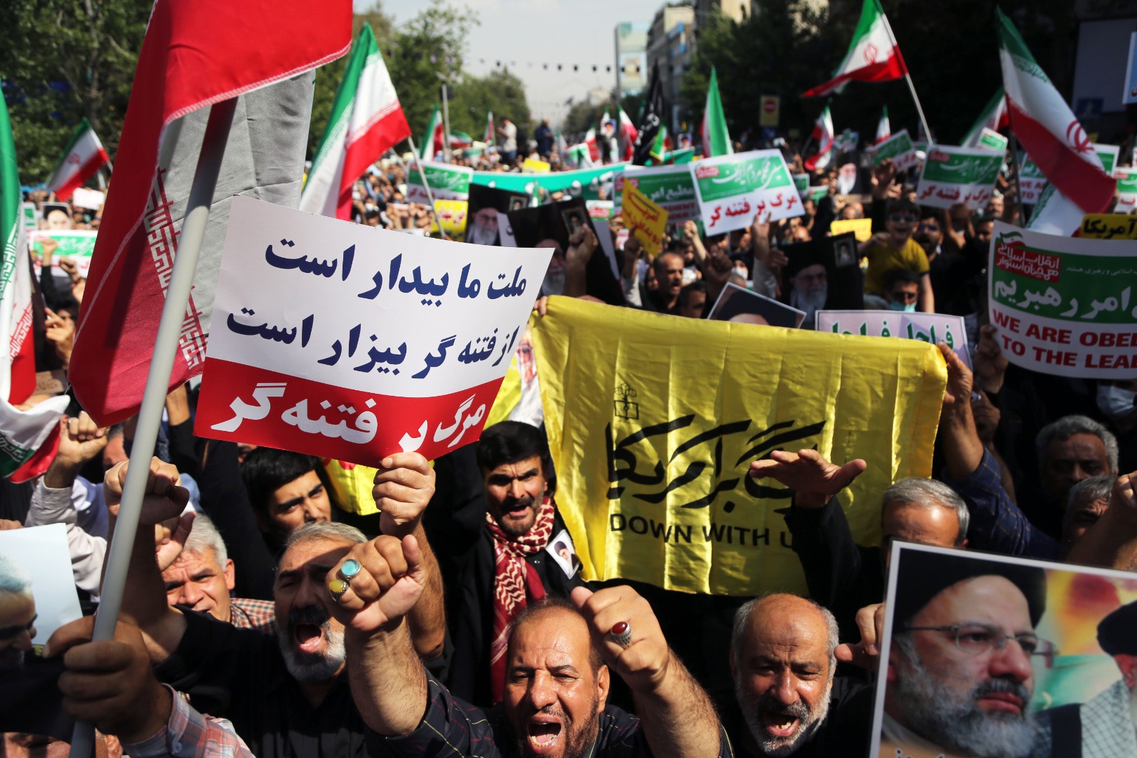 İran'da rejim yanlıları sokağa döküldü: Fitneciler idam edilsin 7