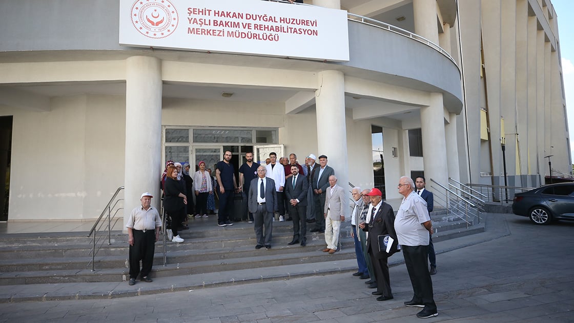 70 yaşındaki huzurevi sakini üniversite için İstanbul'un yolunu tuttu 3