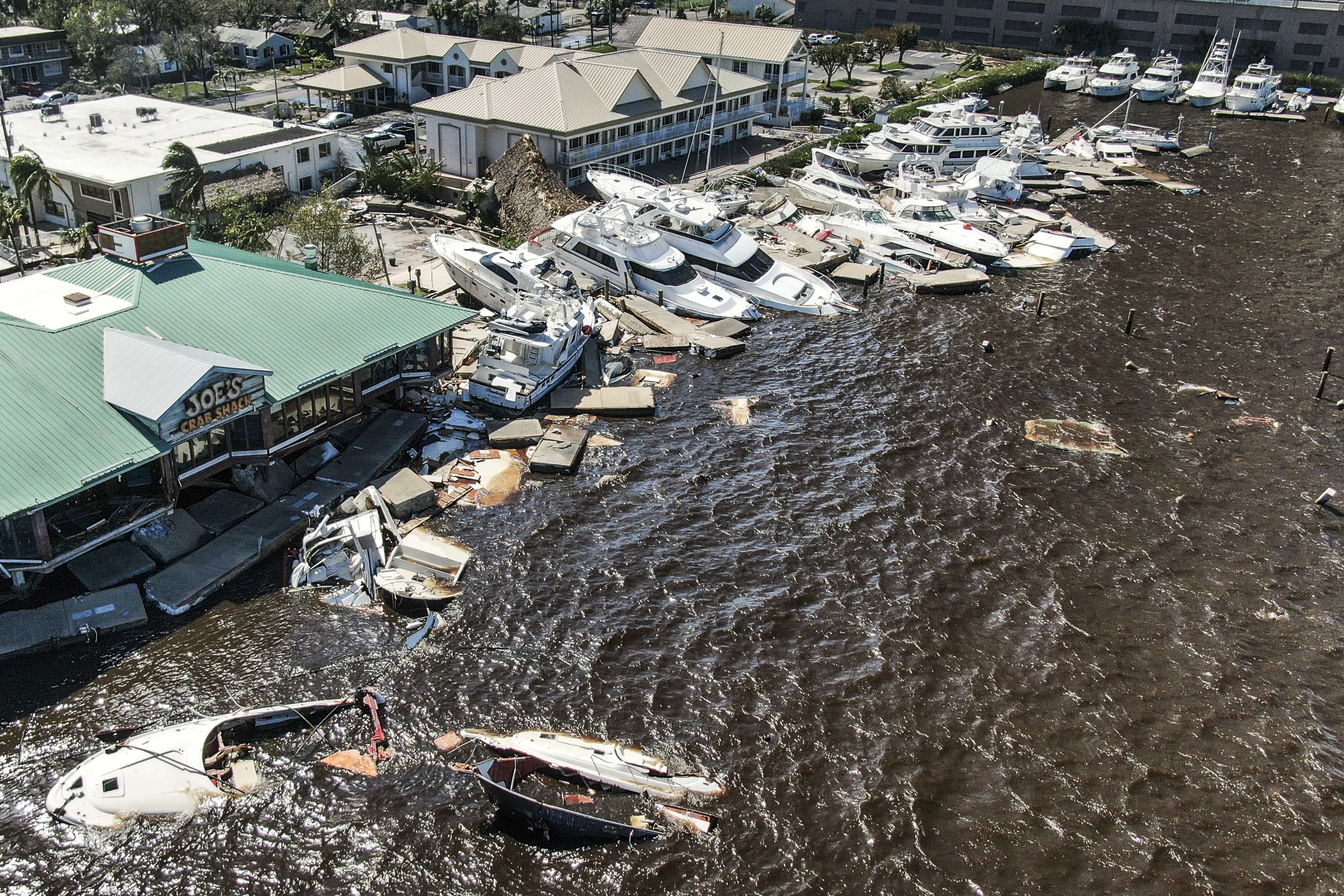 Ian Kasırgası’nın Florida’da neden olduğu tahribat gün yüzüne çıktı 14