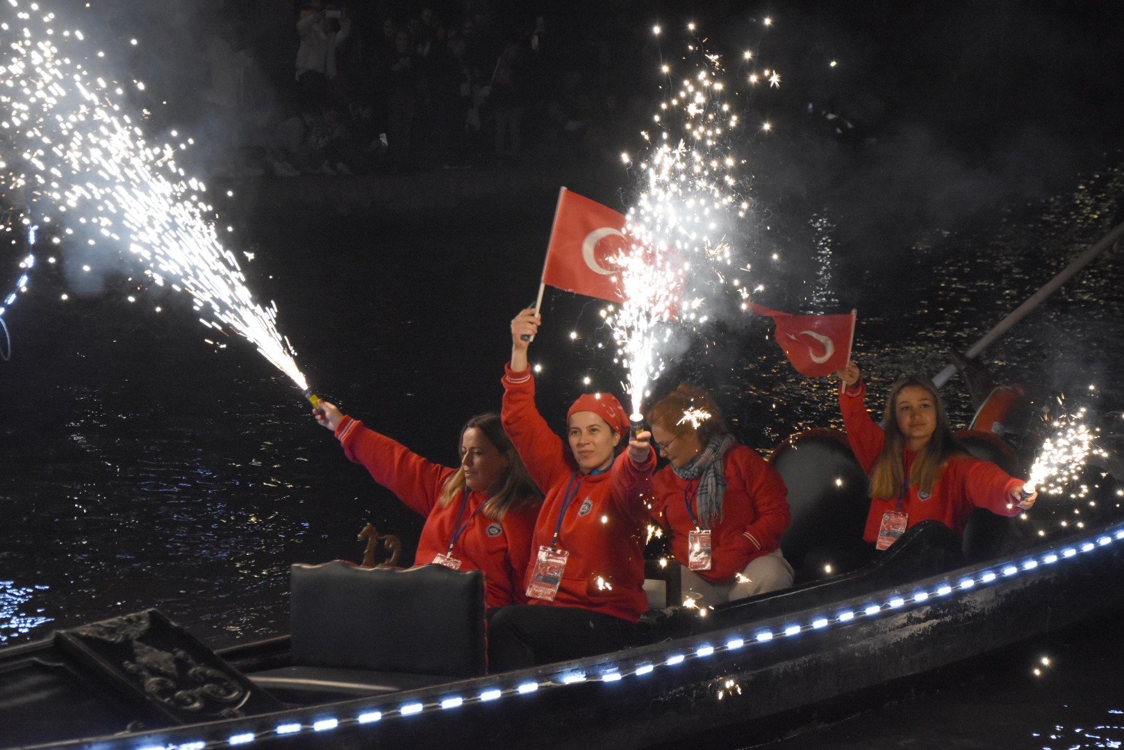 Porsuk Çayı'nda 29 Ekim'e özel fener alayı 4