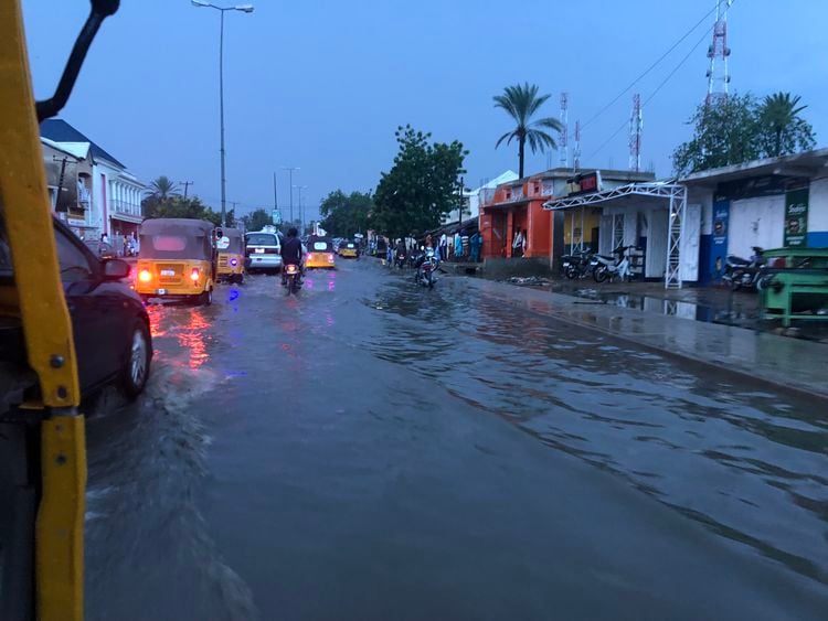 İklim değişiminin yol açtığı seller yıkıma yol açtı 3