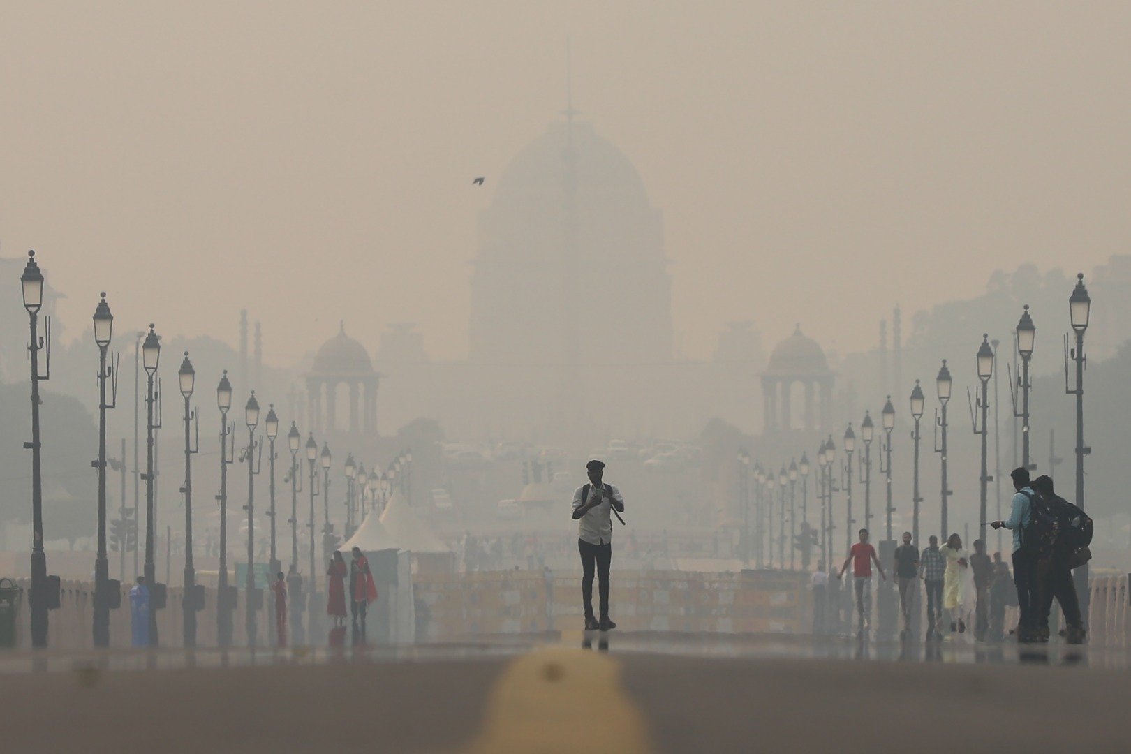 Hindistan'ın başkenti Yeni Delhi'de hava kirliliği tehlikeli seviyede 12