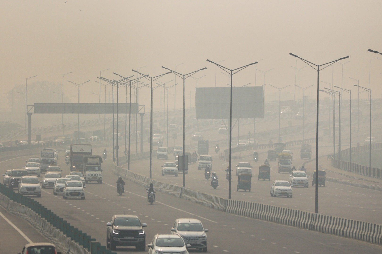 Hindistan'ın başkenti Yeni Delhi'de hava kirliliği tehlikeli seviyede 7