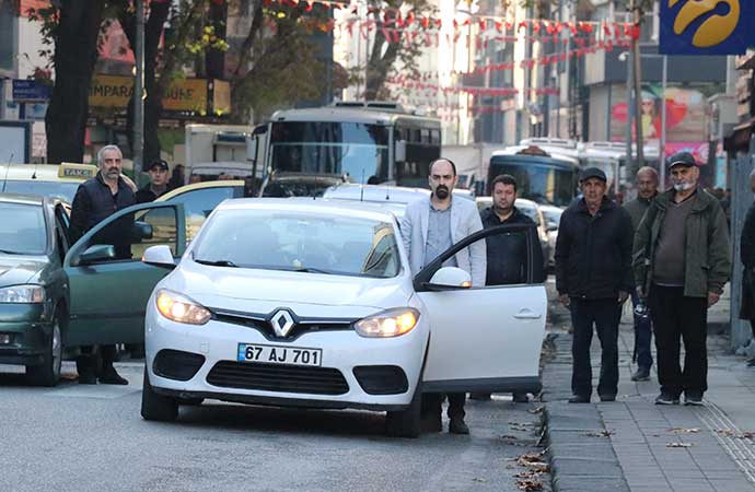 Saat 9’u 5 geçe Türkiye’de hayat 1 dakika durdu. Nazar etme ne olur çalış senin de olur 31