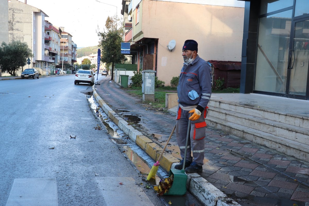 Saat 9’u 5 geçe Türkiye’de hayat 1 dakika durdu. Nazar etme ne olur çalış senin de olur 6