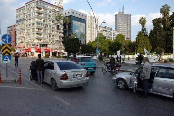 Saat 9’u 5 geçe Türkiye’de hayat 1 dakika durdu. Nazar etme ne olur çalış senin de olur 10