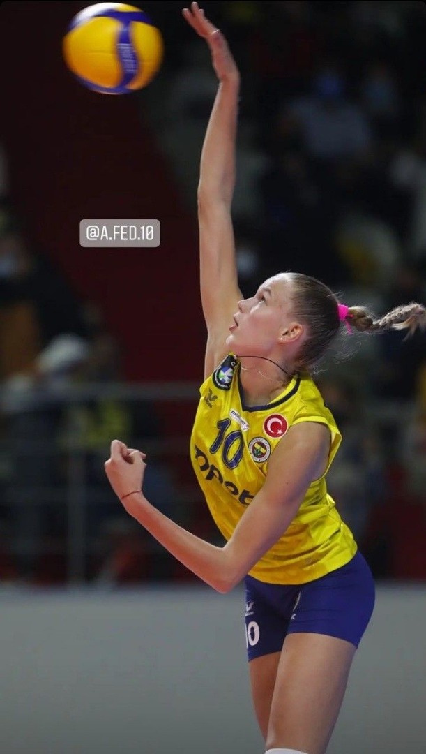 Türk erkeklerinin ilgisinden bunaldı.  Fenerbahçe'li Rus voleybolcu nasıl tedbir aldı 2