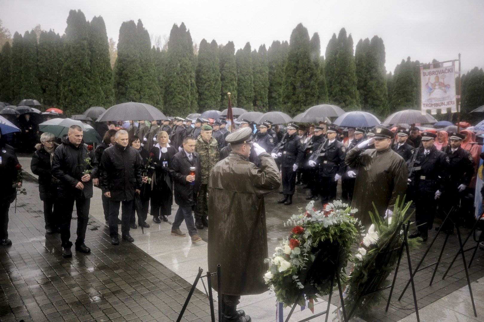 Hırvatistan'da Vukovar katliamının kurbanları 31 yıl sonra düzenlenen törenle anıldı 5