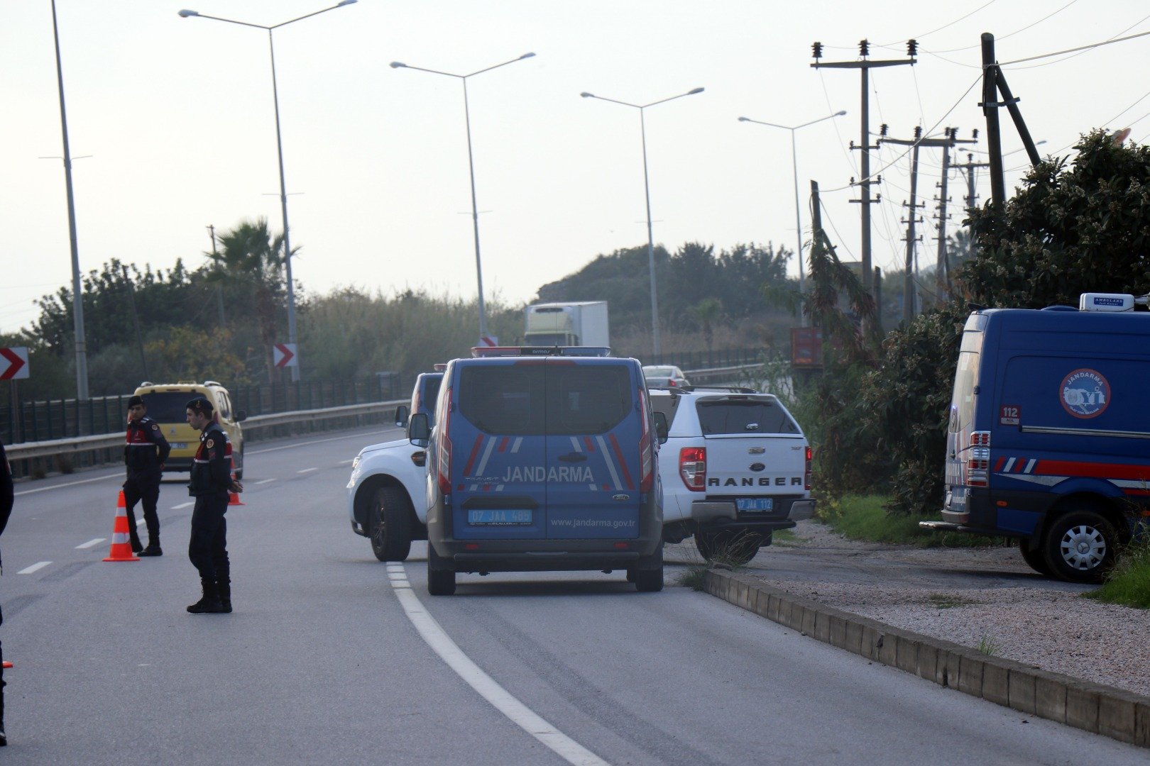 Akli dengesi bozuk kadın 3 farklı noktaya patlayıcı yerleştirdi. Ekipler son anda yetişti 6