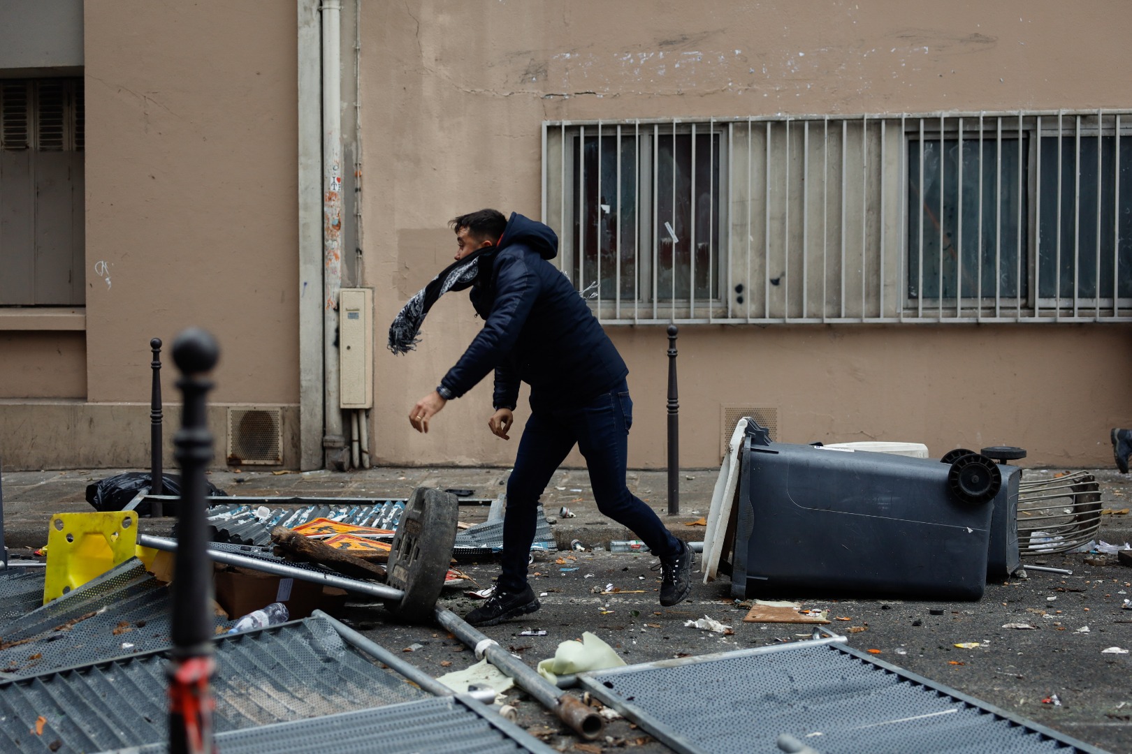 Terör örgütü PKK yanlıları Paris'te polisle çatıştı 23