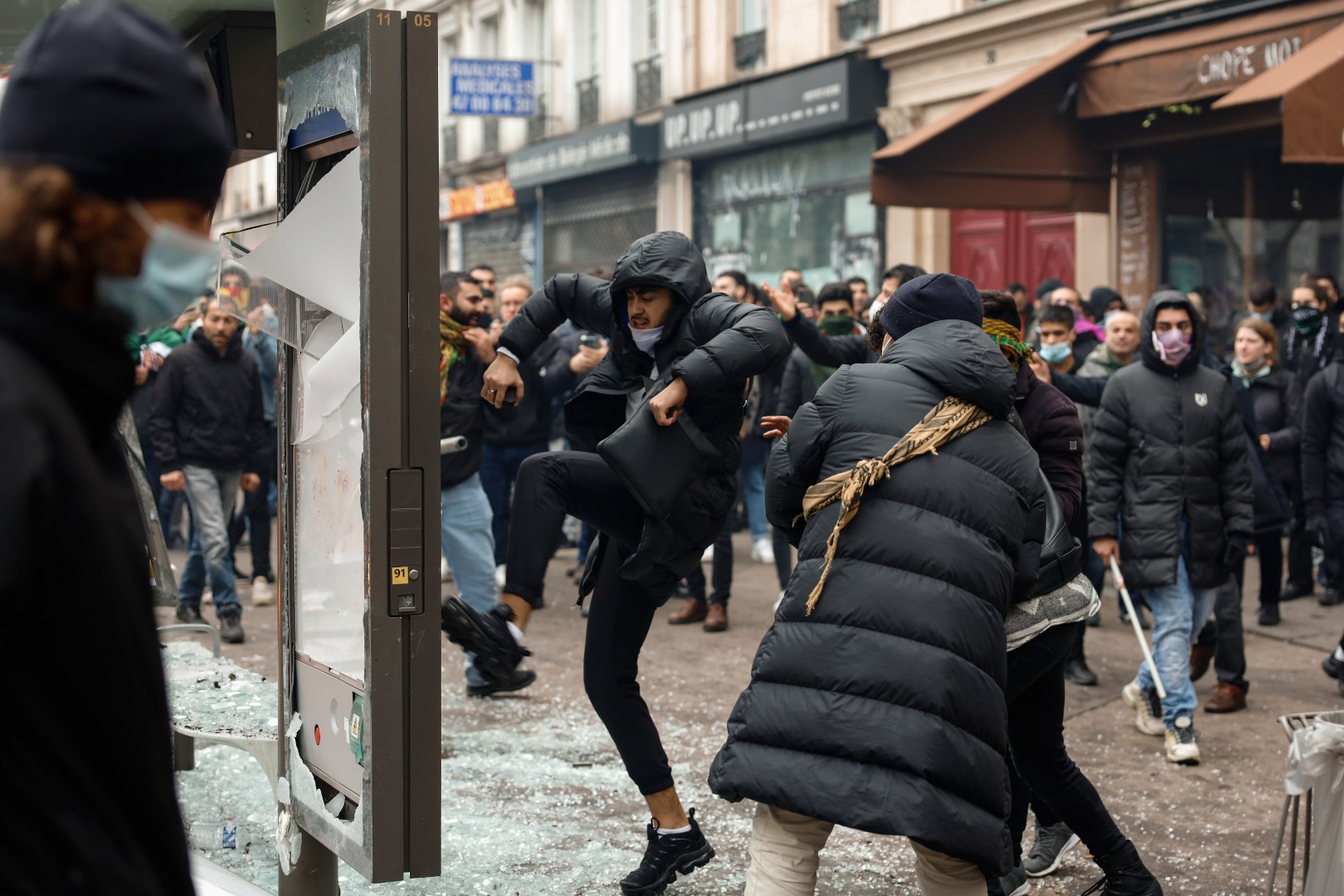 Terör örgütü PKK yanlıları Paris'te polisle çatıştı 20