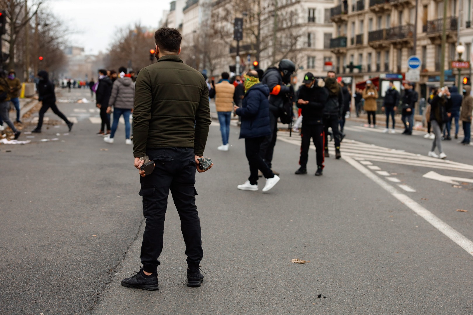 Terör örgütü PKK yanlıları Paris'te polisle çatıştı 12