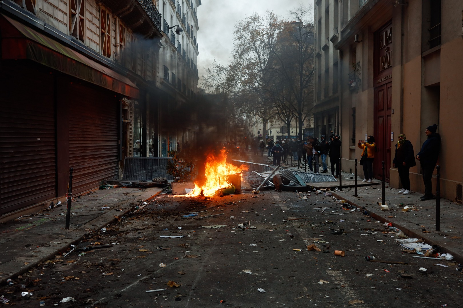 Terör örgütü PKK yanlıları Paris'te polisle çatıştı 15