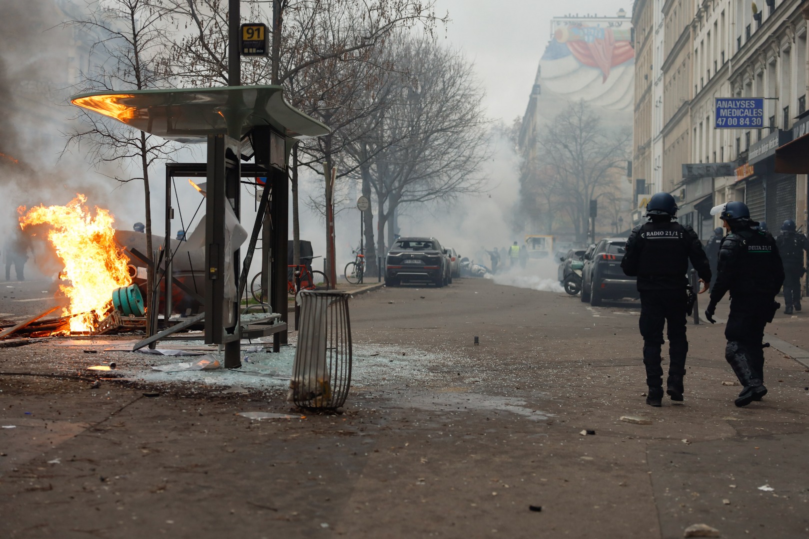 Terör örgütü PKK yanlıları Paris'te polisle çatıştı 16