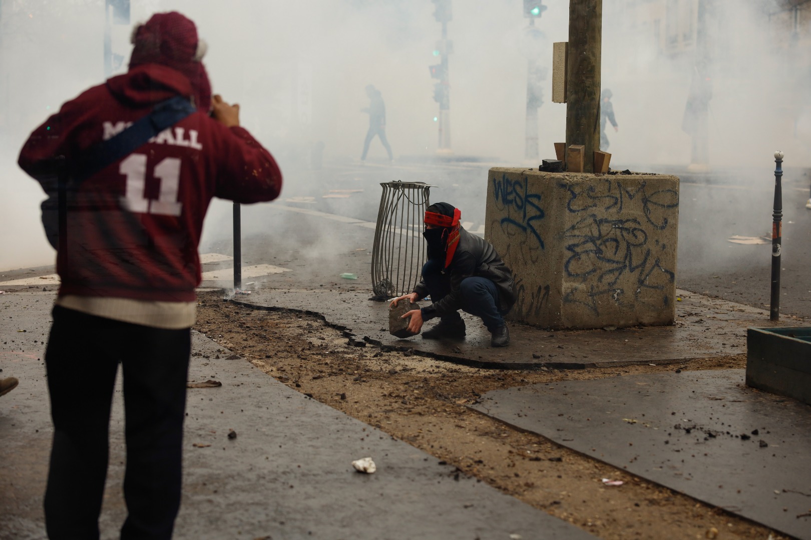Terör örgütü PKK yanlıları Paris'te polisle çatıştı 2