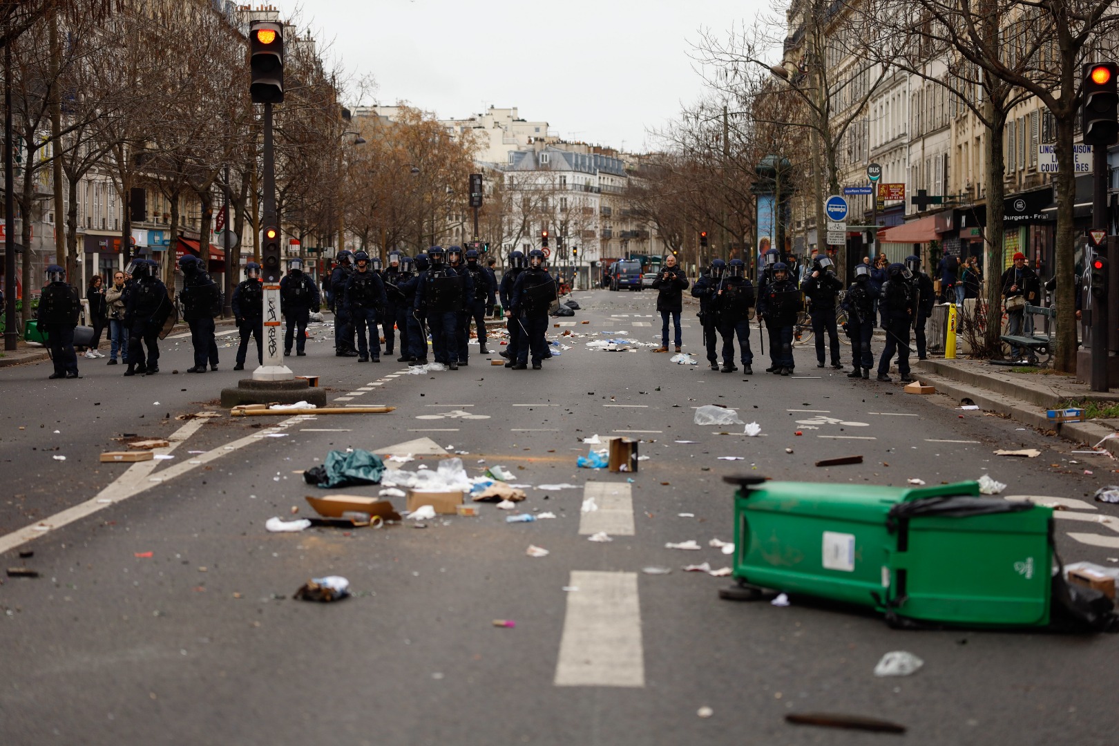 Terör örgütü PKK yanlıları Paris'te polisle çatıştı 3