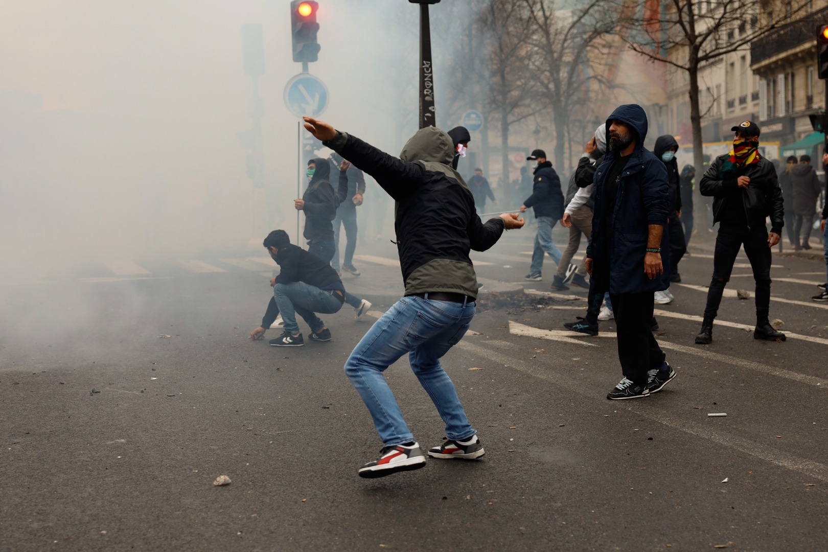 Terör örgütü PKK yanlıları Paris'te polisle çatıştı 1