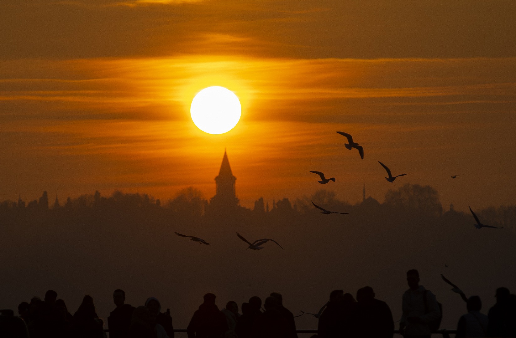 İstanbul'da günbatımı. Manzaraya bakan gözlerini alamıyor 10