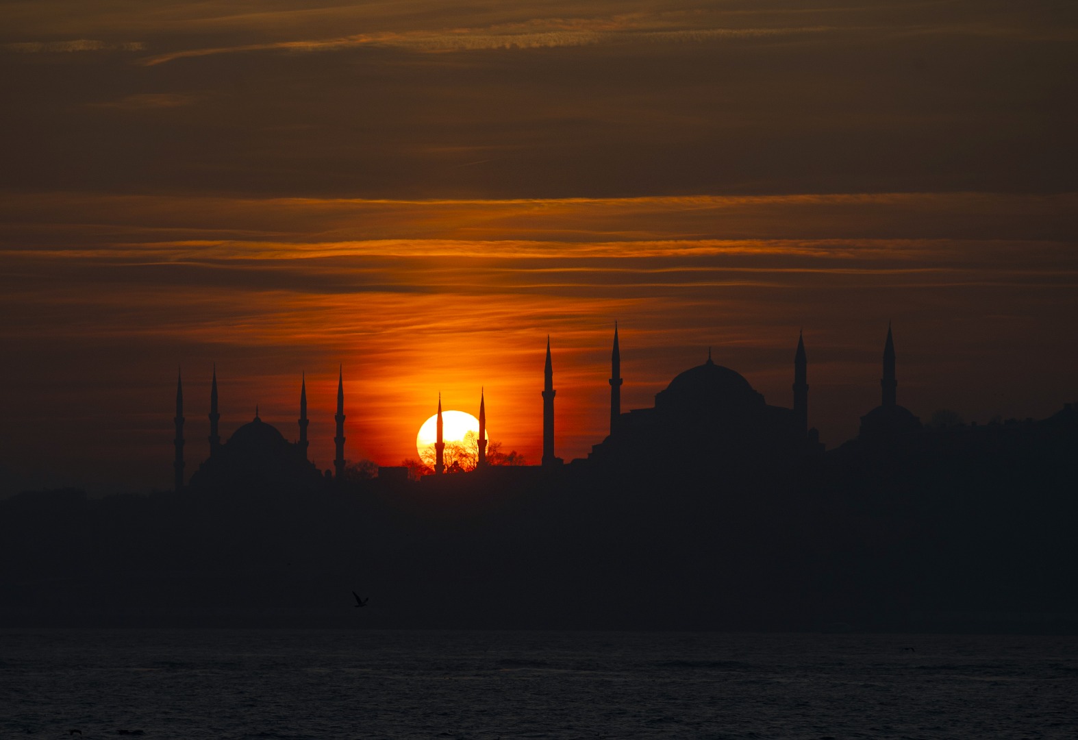 İstanbul'da günbatımı. Manzaraya bakan gözlerini alamıyor 5