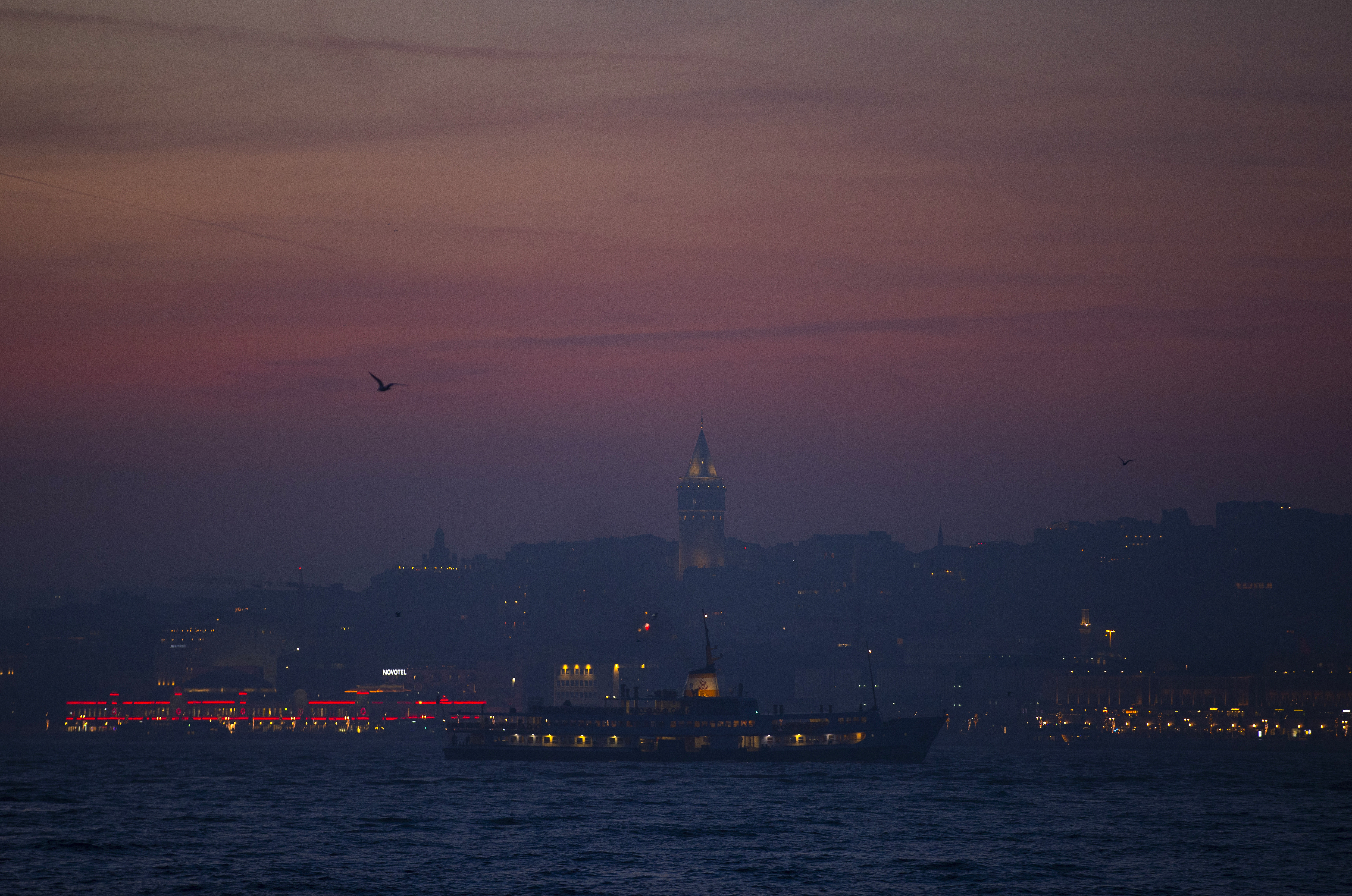 İstanbul'da günbatımı. Manzaraya bakan gözlerini alamıyor 1