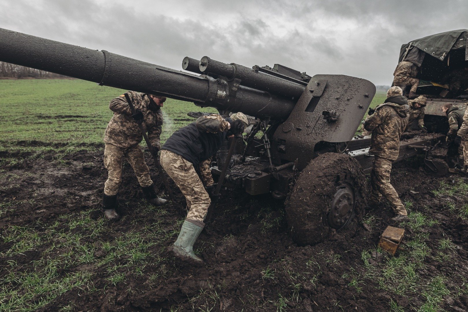 Ukrayna ordusunun Donbas bölgesinde askeri hareketliliği sürüyor 10