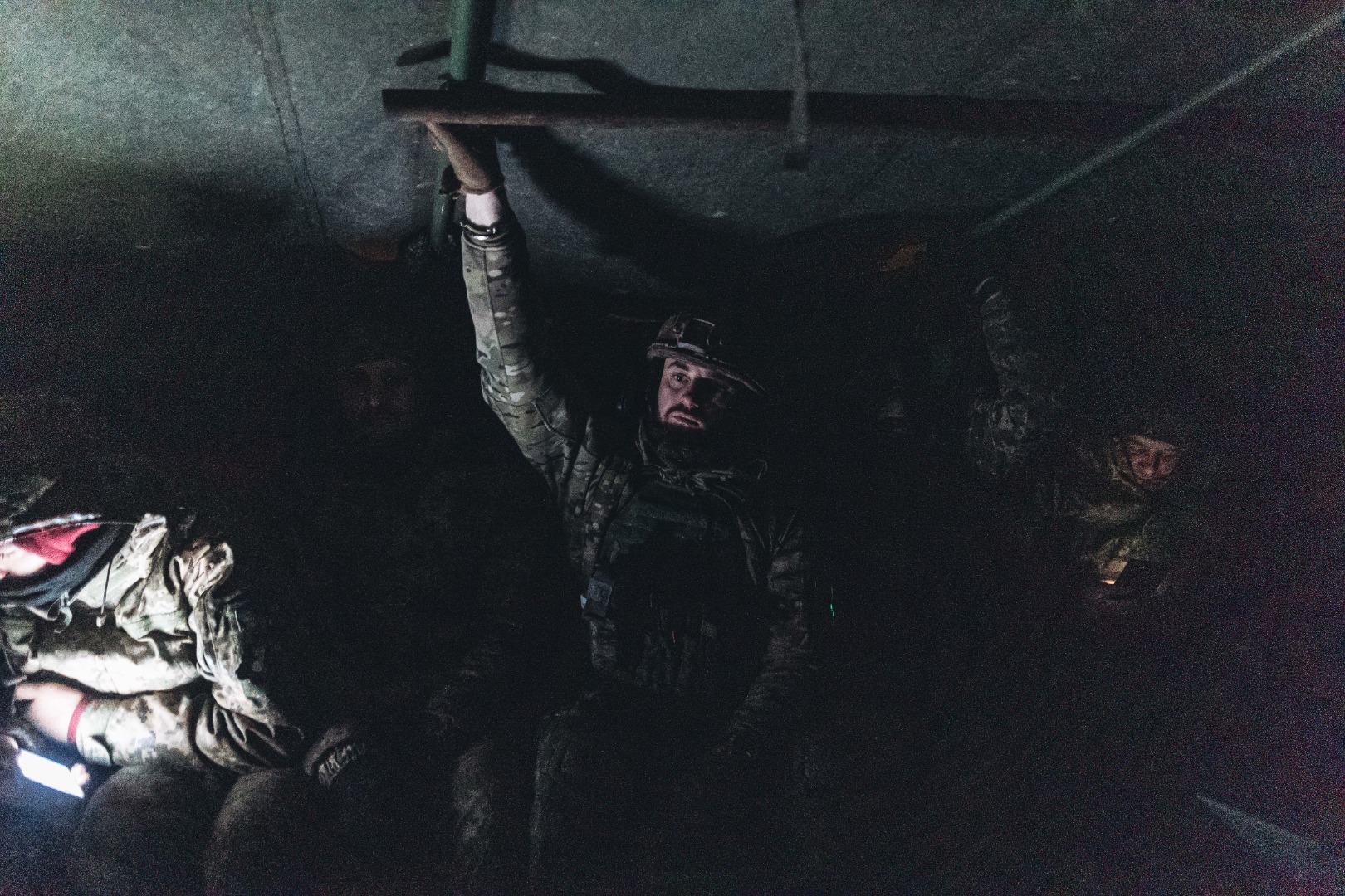 Ukrayna ordusunun Donbas bölgesinde askeri hareketliliği sürüyor 12