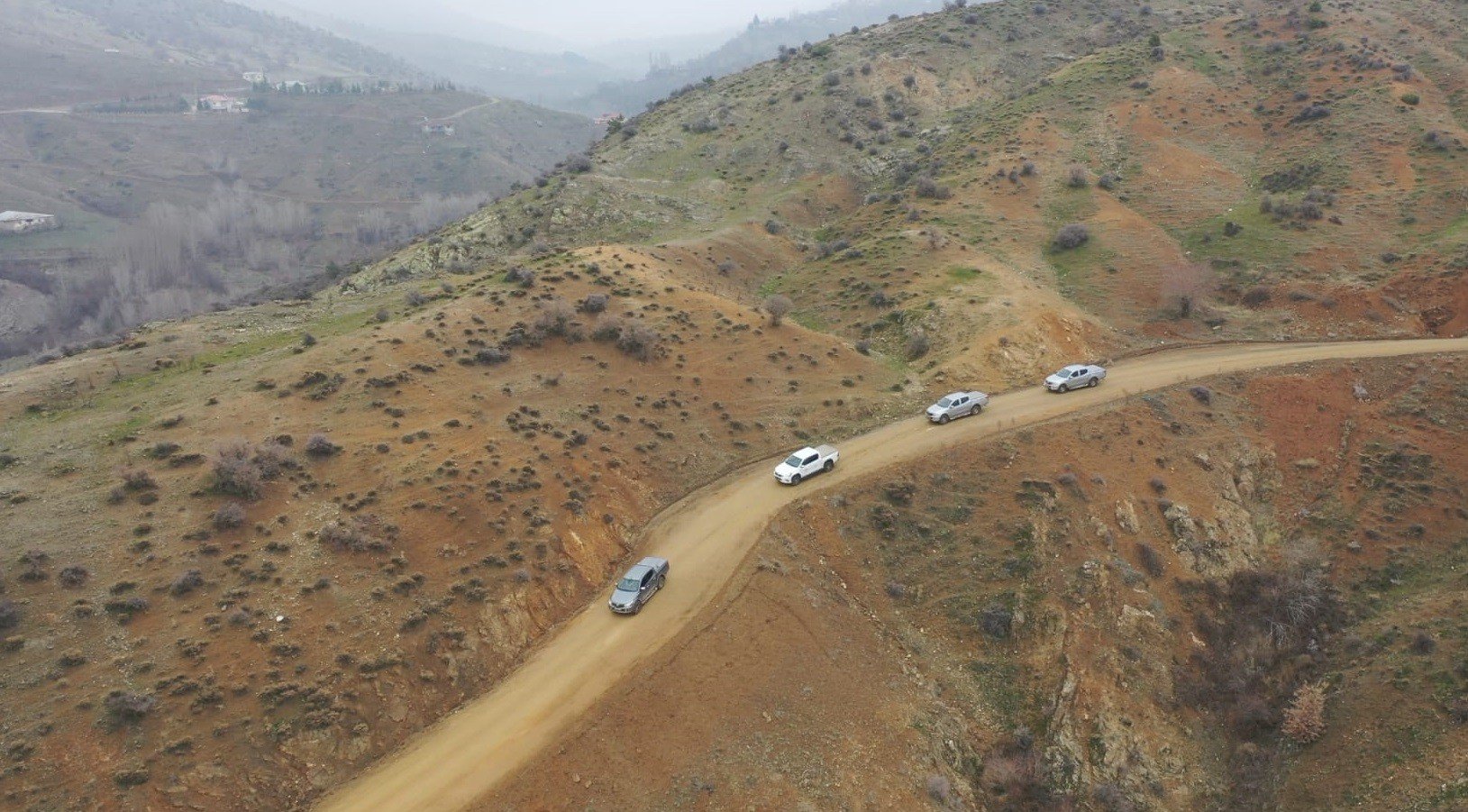 Dağların süsü olan yaban keçisi sürücü dronla görüntülendi 2