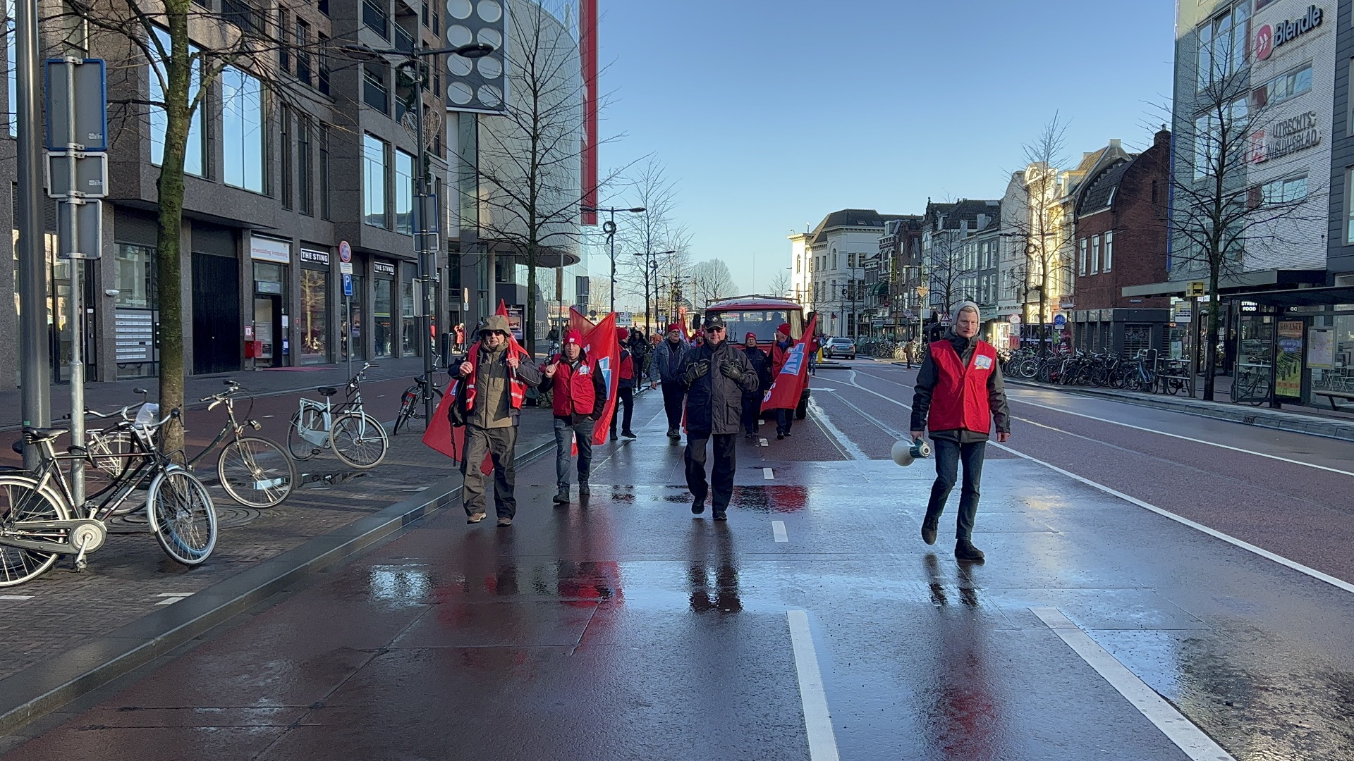 Hollanda'da toplu taşıma çalışanları greve gitti 20