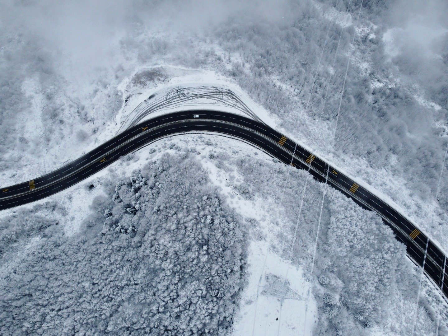 Bolu Dağı'ndaki kar yağışı aralıklarla sürüyor 17