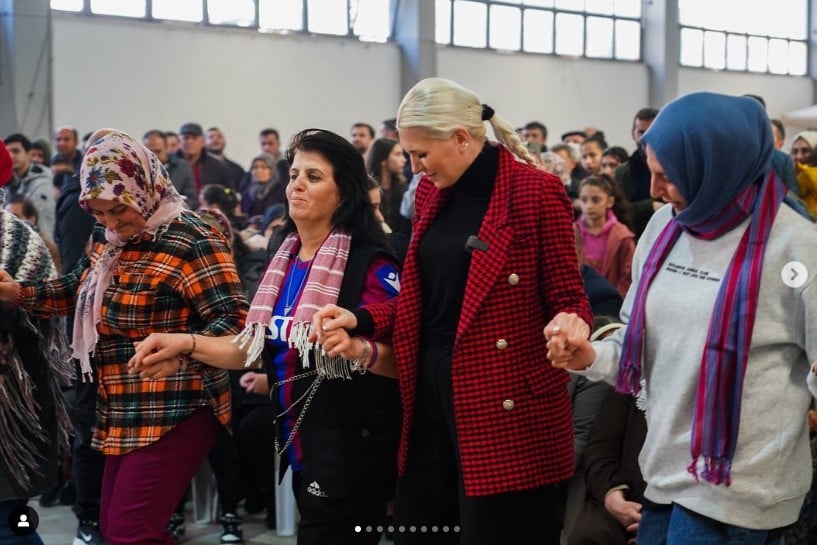 Herkesin dilindeki belediye başkanının bir sürü fotoğrafı ortaya çıktı 130