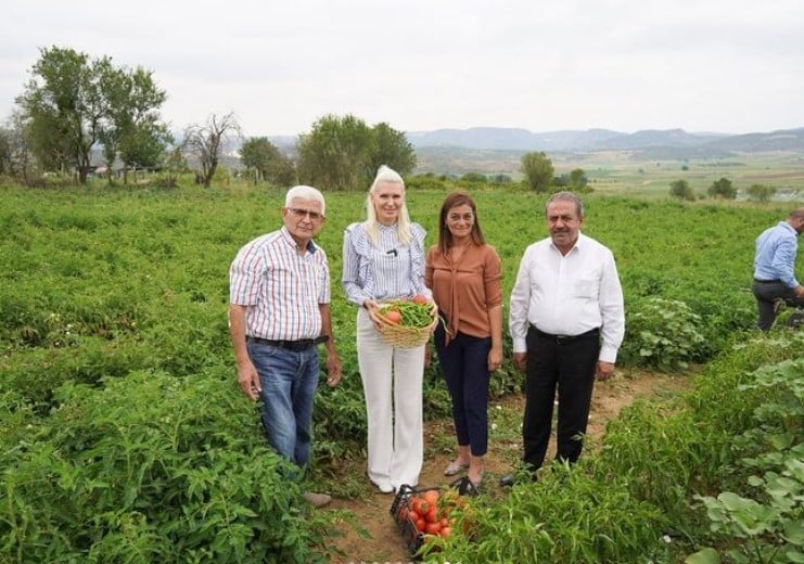 Herkesin dilindeki belediye başkanının bir sürü fotoğrafı ortaya çıktı 70