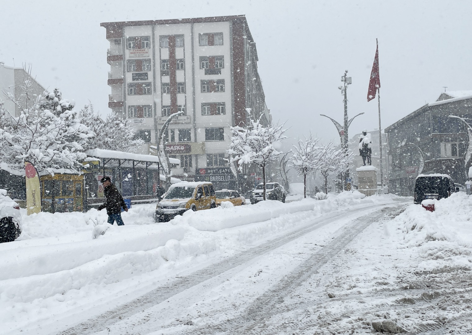 Fotoğraflar Türkiye'nin doğusundan. Kar bir metreyi geçti 7