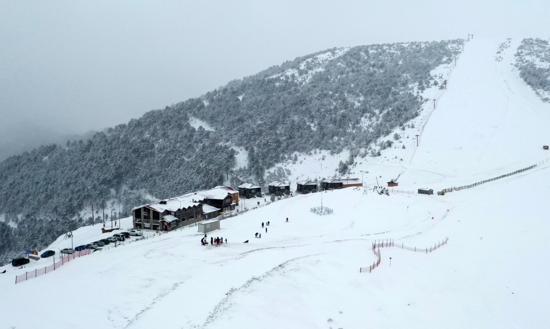 Zigana Dağı'nda kar ve sis etkili oluyor 8