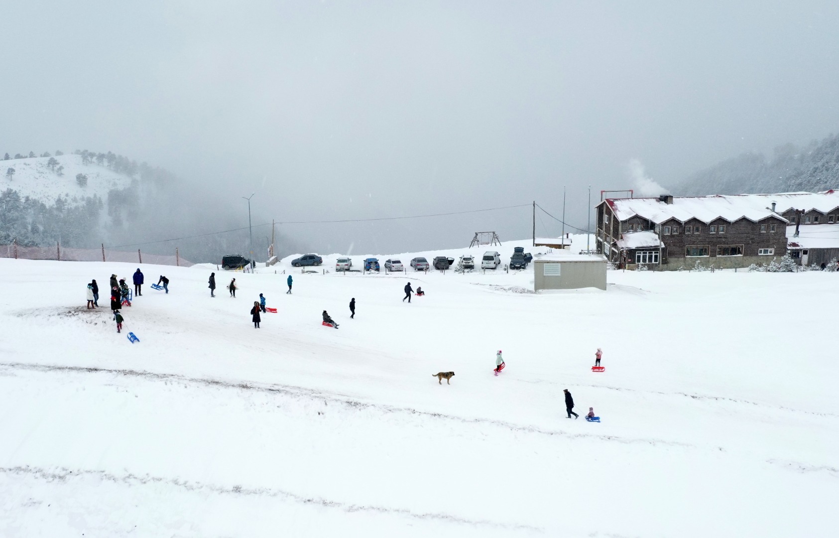 Zigana Dağı'nda kar ve sis etkili oluyor 3