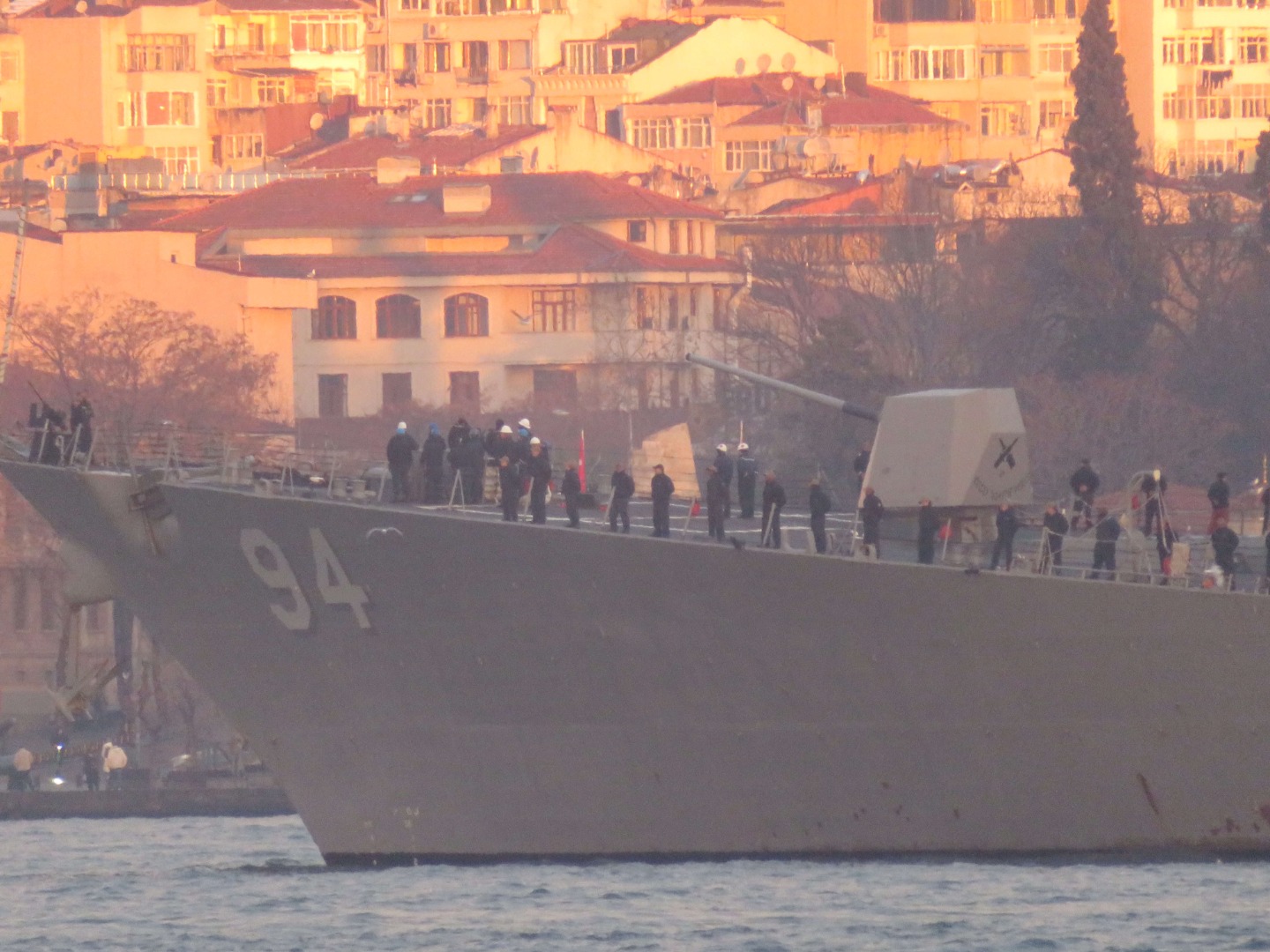 ABD savaş gemisi Boğaz'da demirledi 9