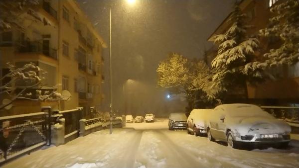 Kar ve tipi Ankara'yı beyaza bürüdü  69