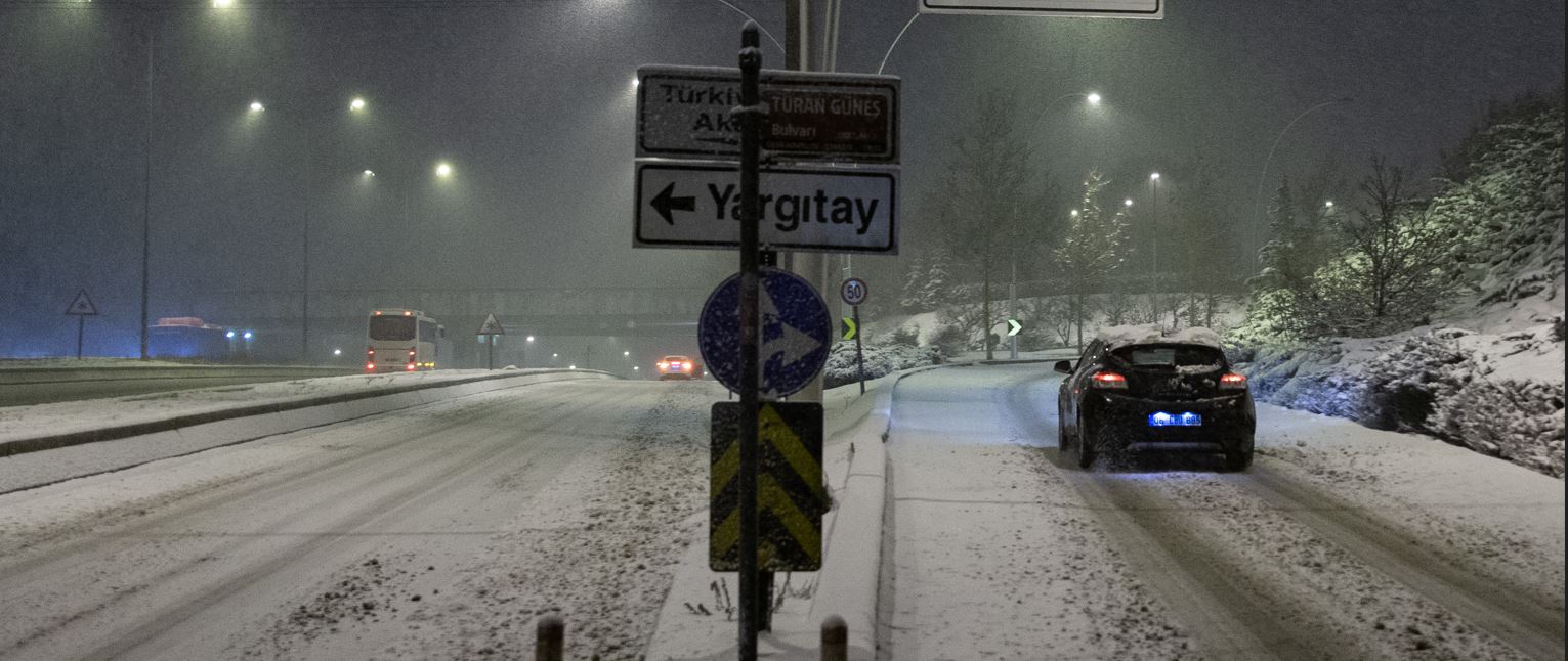 Kar ve tipi Ankara'yı beyaza bürüdü  64