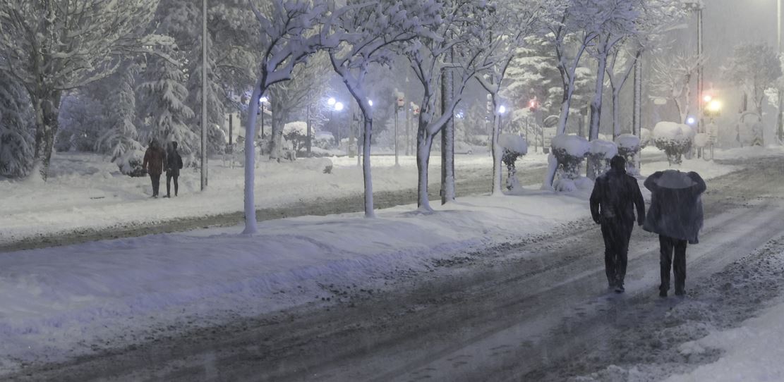 Kar ve tipi Ankara'yı beyaza bürüdü  34