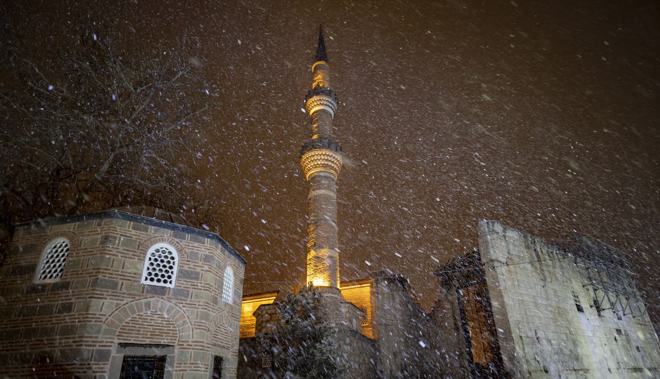 Kar ve tipi Ankara'yı beyaza bürüdü  27