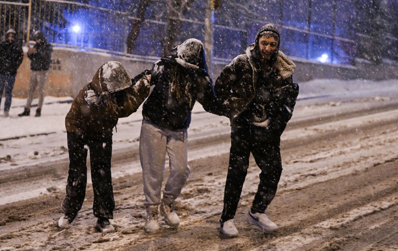 Kar ve tipi Ankara'yı beyaza bürüdü  28