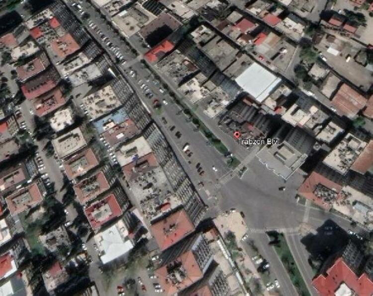 Kahramanmaraş'ta onlarca binanın yıkıldığı caddenin depremden önceki hali 7