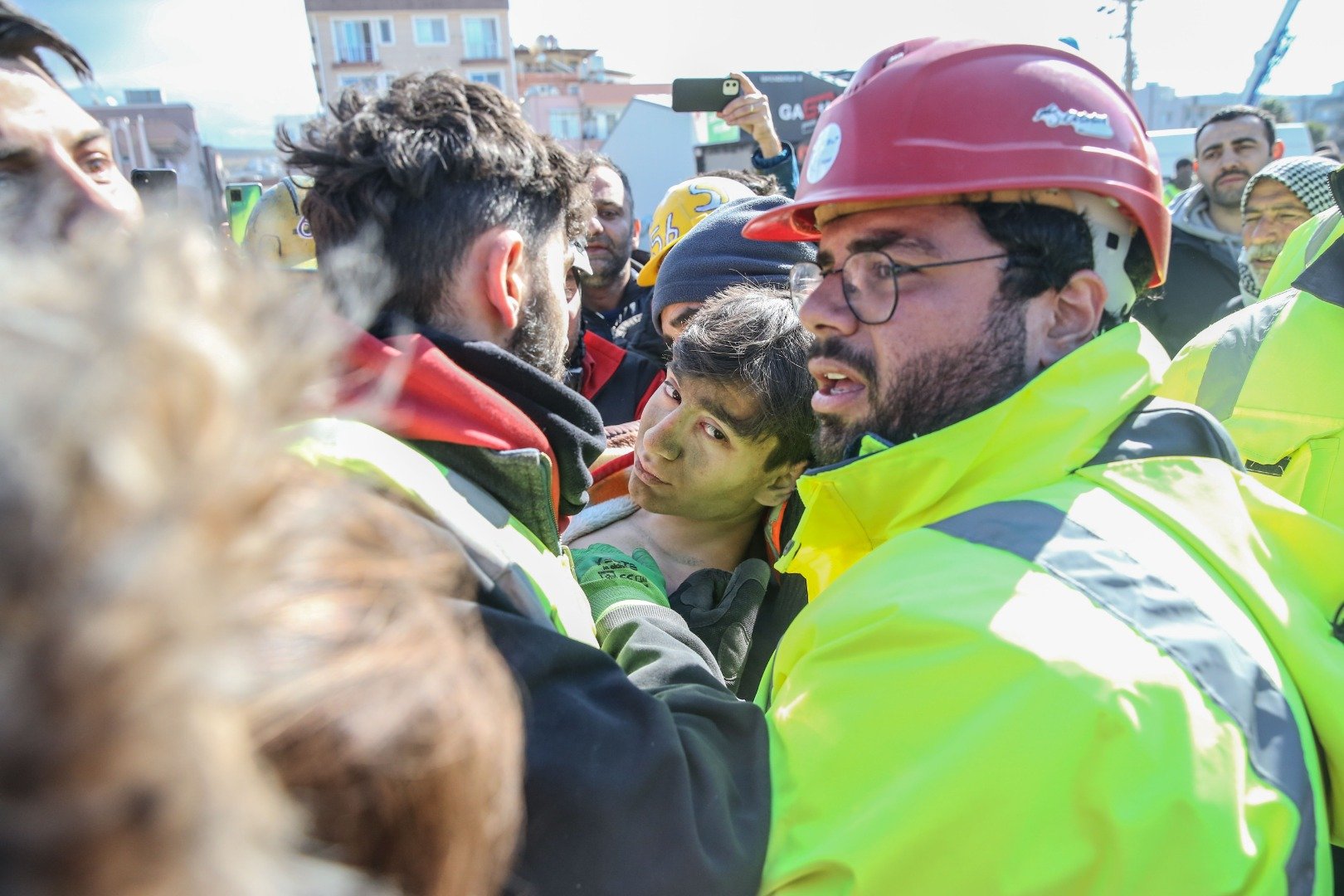 16 yaşındaki çocuk 56 saat sonra kurtarıldı 2