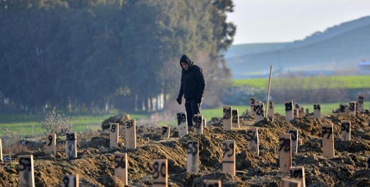 Hatay'da 'deprem mezarlığı' oluşturuldu: Numarayla defnedildiler 3