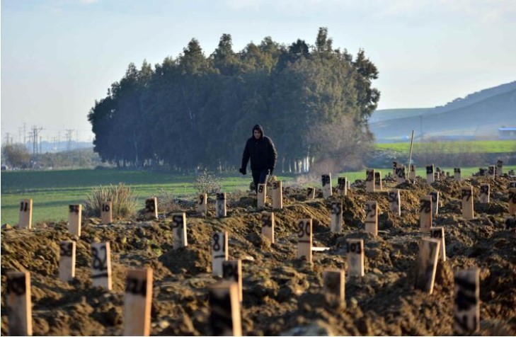 Hatay'da 'deprem mezarlığı' oluşturuldu: Numarayla defnedildiler 5