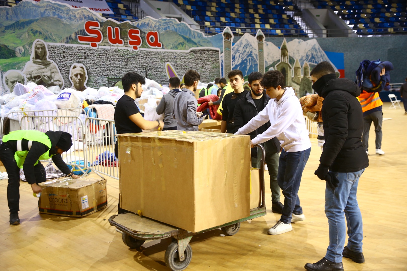 Azerbaycan Türkiye'ye 1541 ton insani yardım gönderdi 3