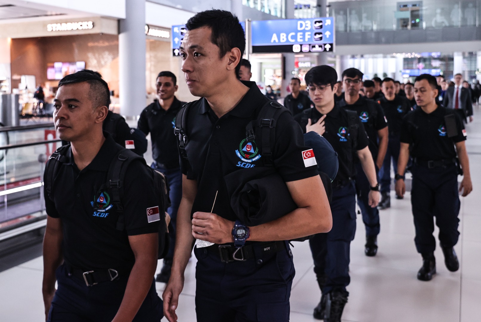 Singapur arama kurtarma ekibi alkışlarla uğurlandı 5