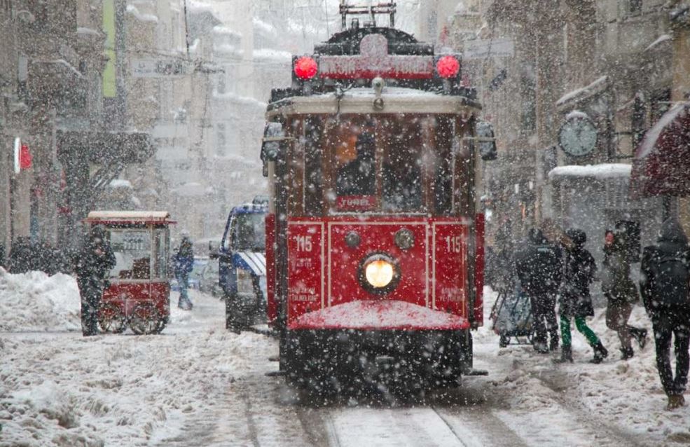 Atmosfer'de yaramaz dönem başlıyor diyen Kerem Ökten kar fırtınasının İstanbul'u vuracağı tarihi açıkladı 4